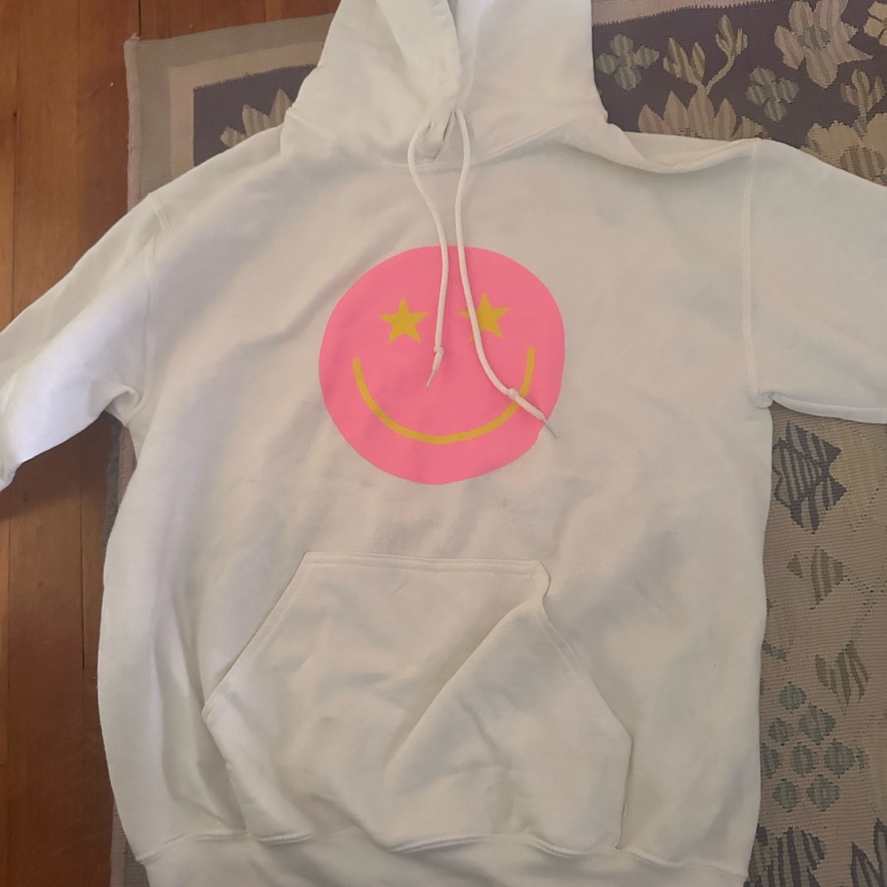Preppy Smiling Star Sweatshirt
PLEASE MESSAGE BEFORE BUYING :)